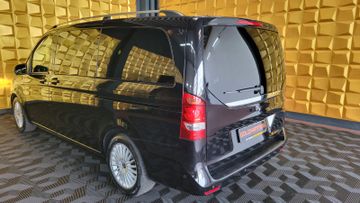 Mercedes V 220 - 5