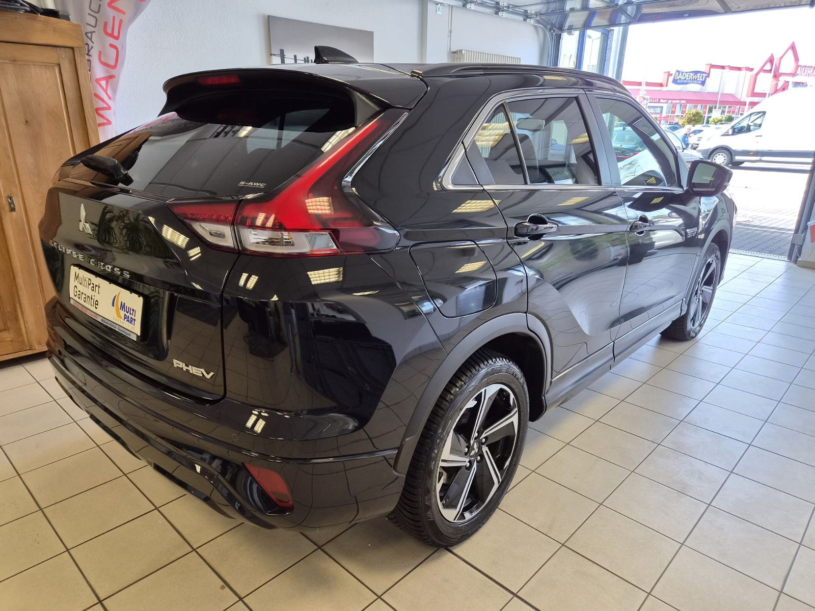 Fahrzeugabbildung Mitsubishi Eclipse Cross Plus Select Hybrid 4WD