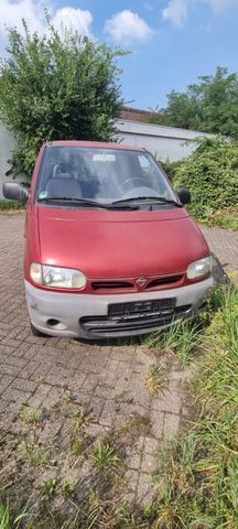 Nissan Serena 1.6 Benziner TÜV 02,25 105 Ps