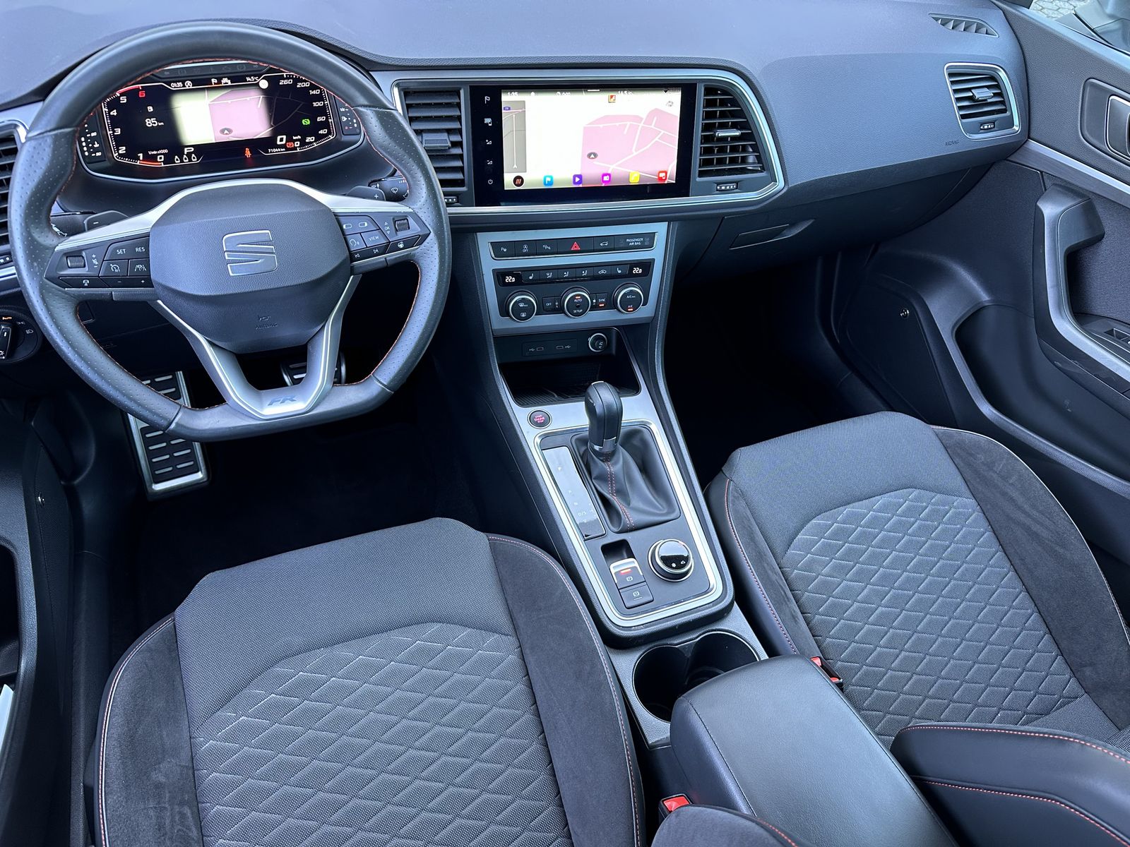Fahrzeugabbildung SEAT Ateca 2.0 TDI 4Drive DSG FR NAV+LED+AHK+ACC+360°