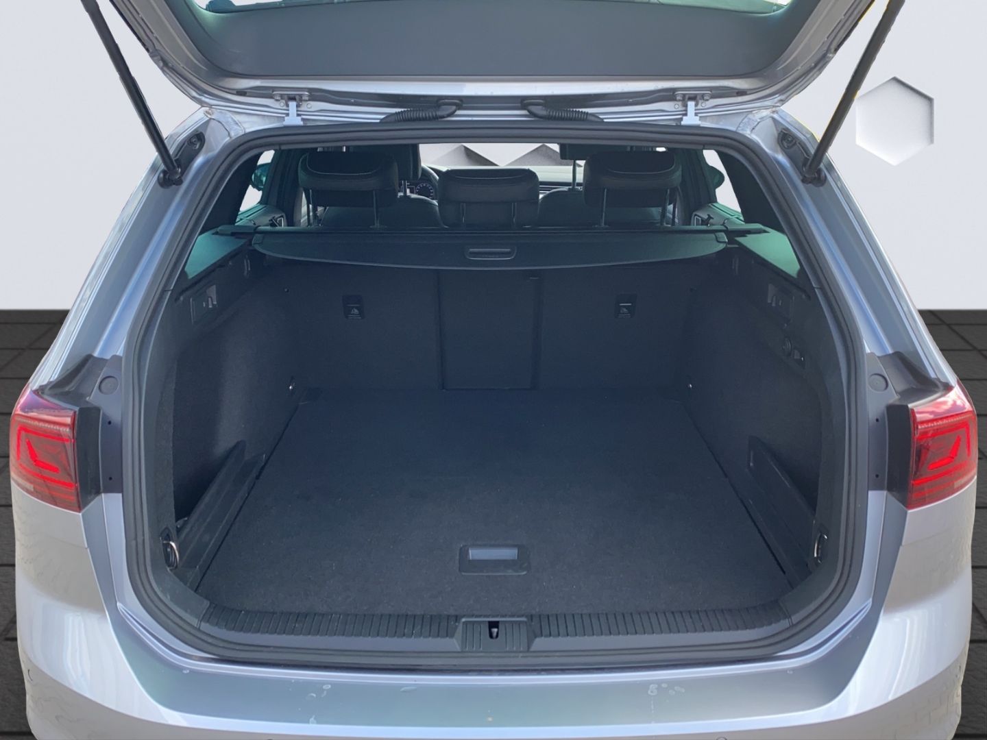 Passat Variant Elegance 1.5TSI DSG LED AHZV R-Li