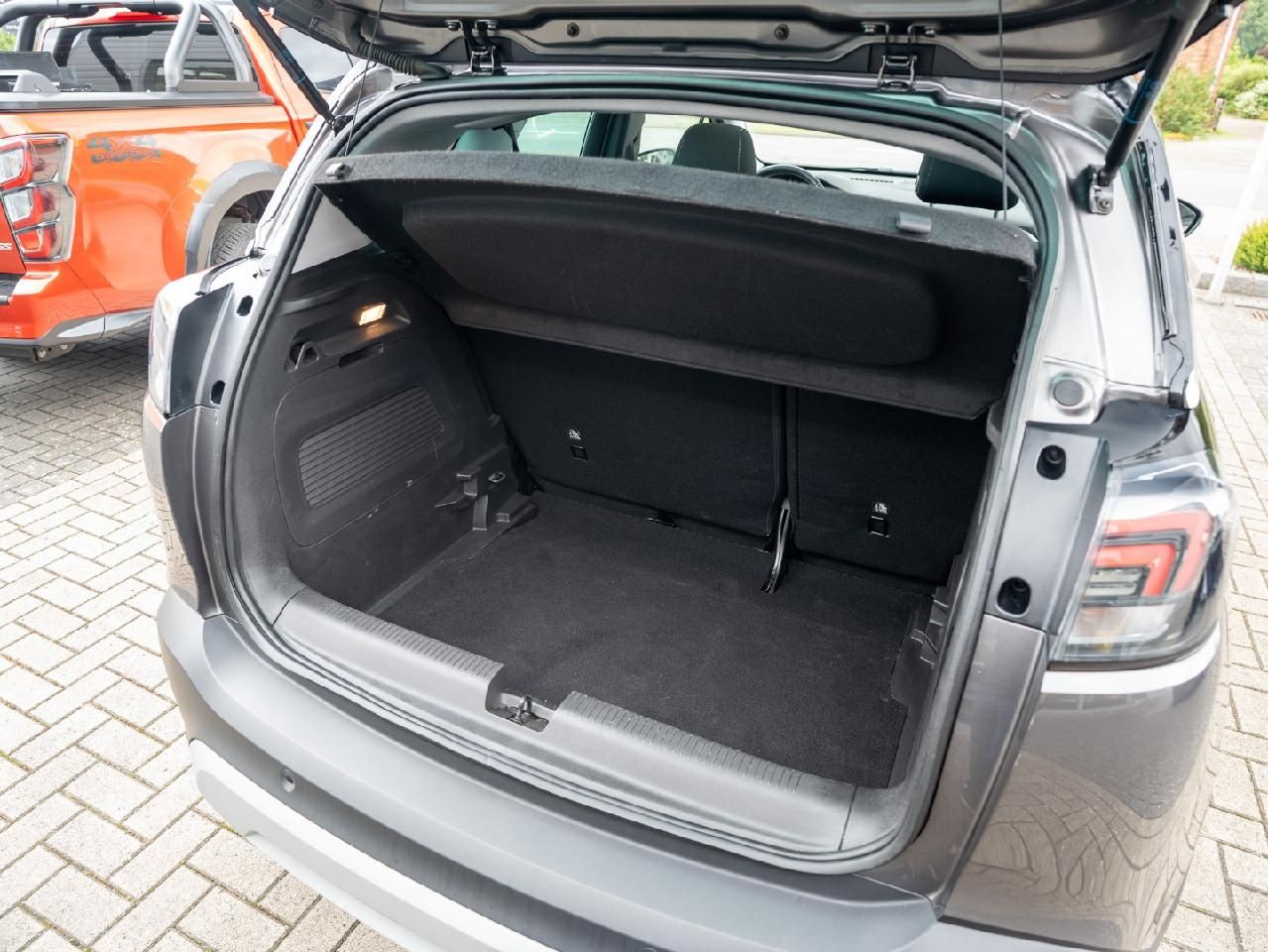 Fahrzeugabbildung Opel Crossland Elegance