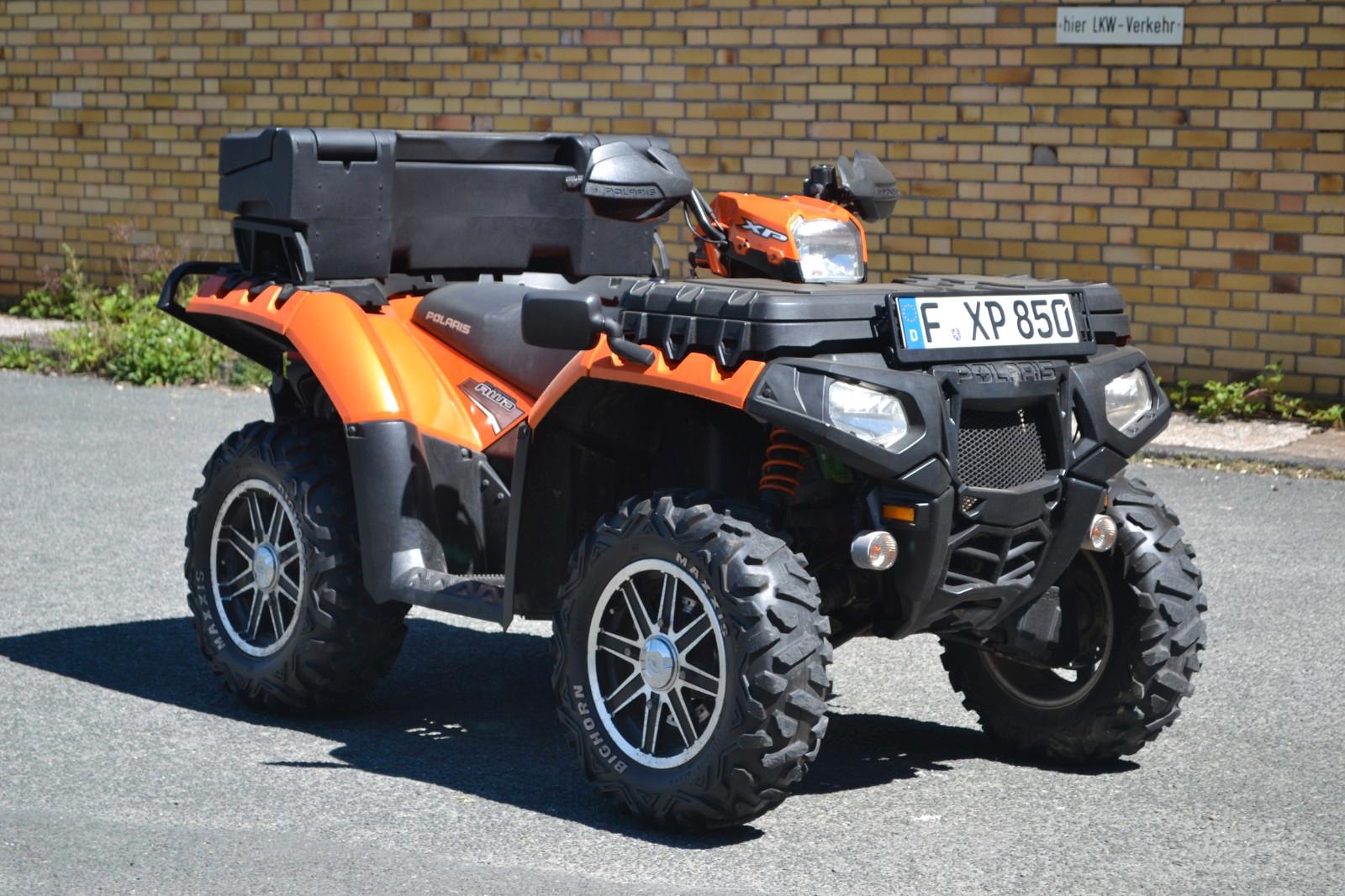 Polaris Sportsman 2011 — interior