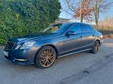 Mercedes-Benz E 350 CDI 4MATIC BlueEFFICIENCY - - Mercedes-Benz E 350 aus 2011: 4matic