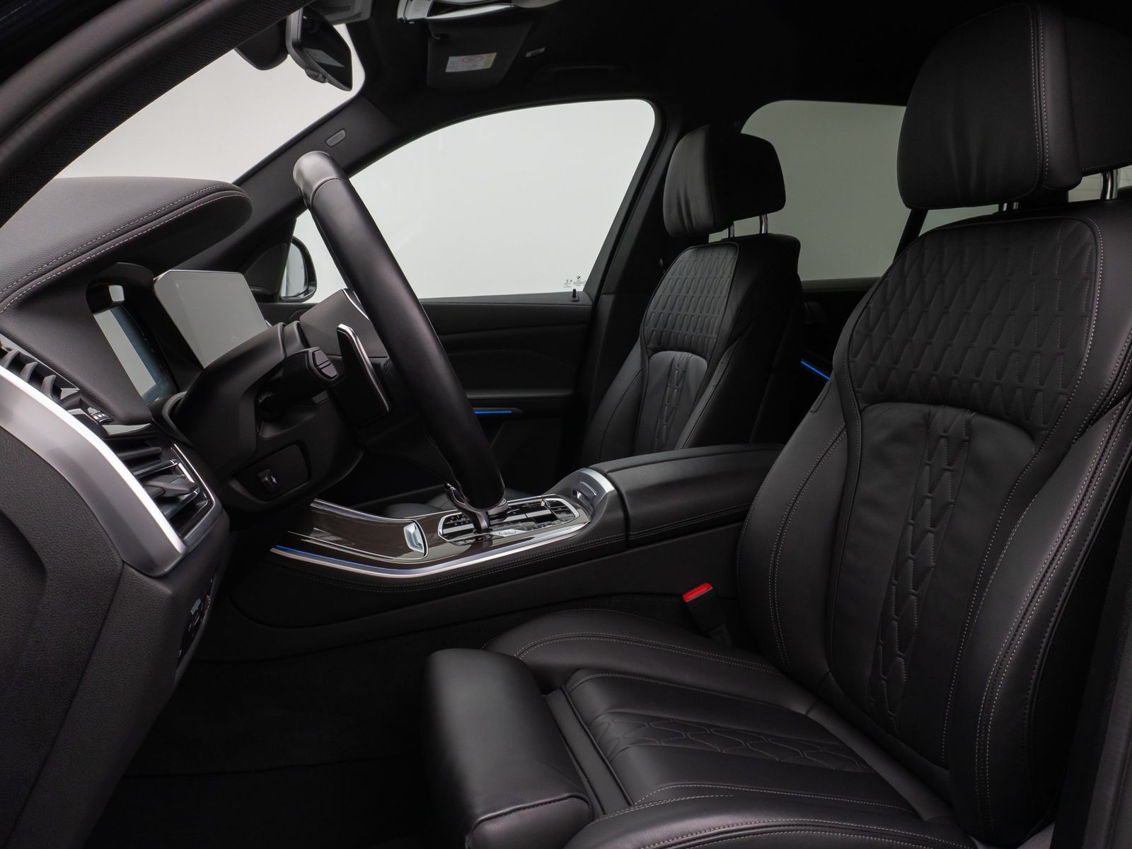 Fahrzeugabbildung BMW X5 xD45e M Sport 360°Laser HUD DAB H/K Komfort