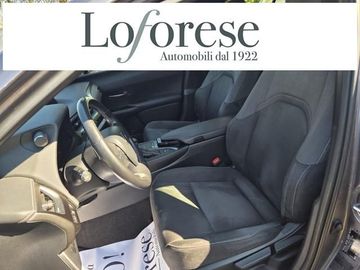 Lexus UX - 3