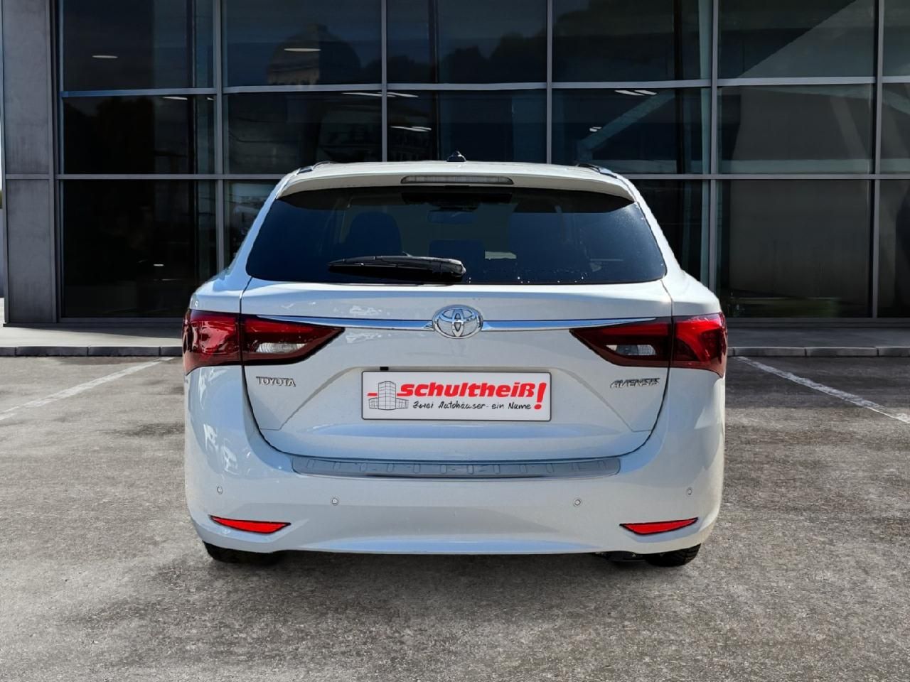 Fahrzeugabbildung Toyota Avensis Touring Sports Business Edition
