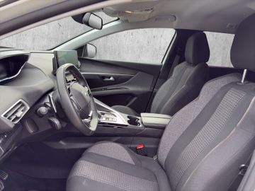 Peugeot 5008 Active Pack1.5 BlueHDi 130 +Kam.+SHZ+SpurH