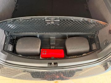 Volkswagen Touran - 11