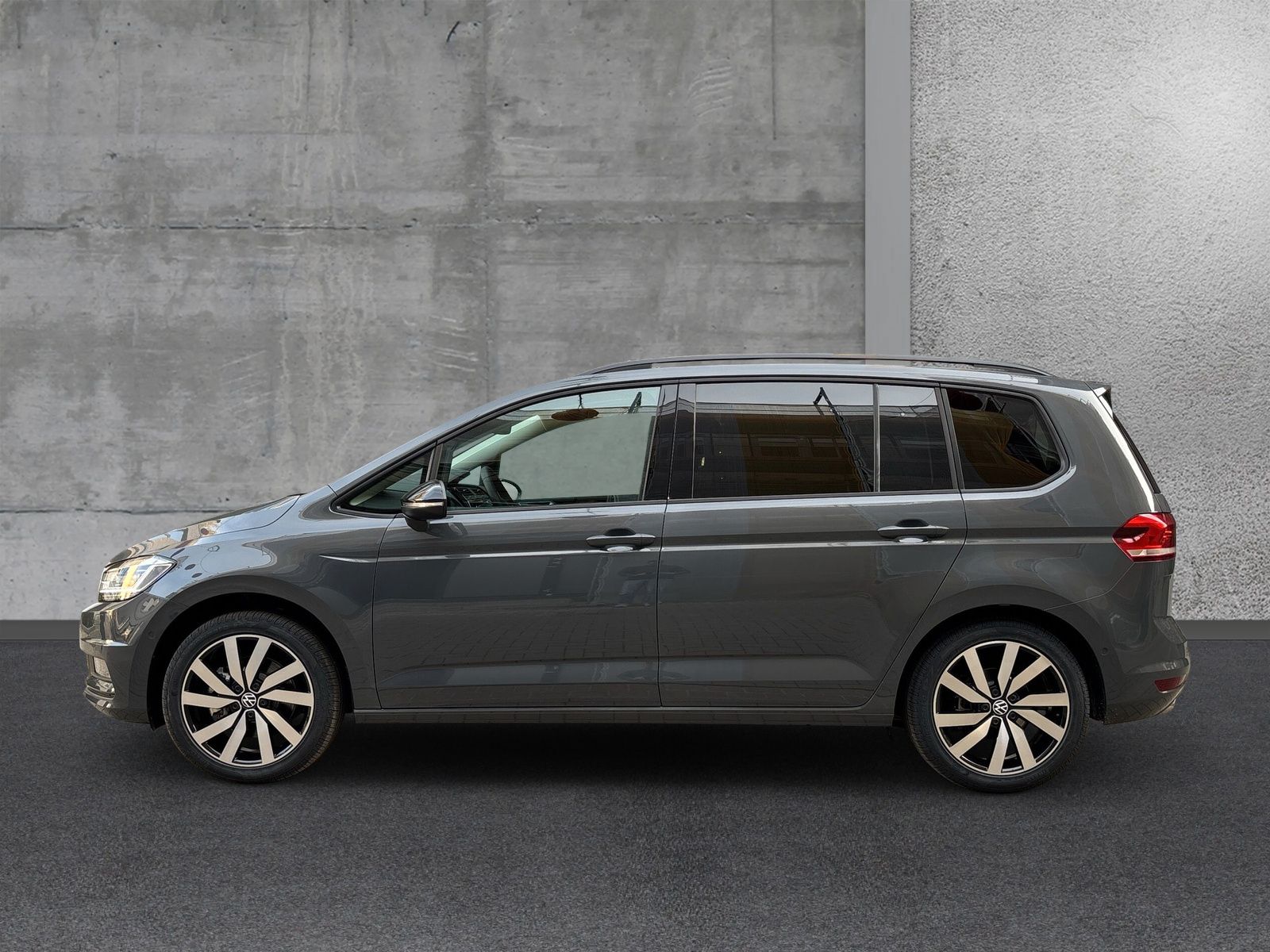 Fahrzeugabbildung Volkswagen Touran 2.0 TDI Highline Keyless Pano Kamera AHK