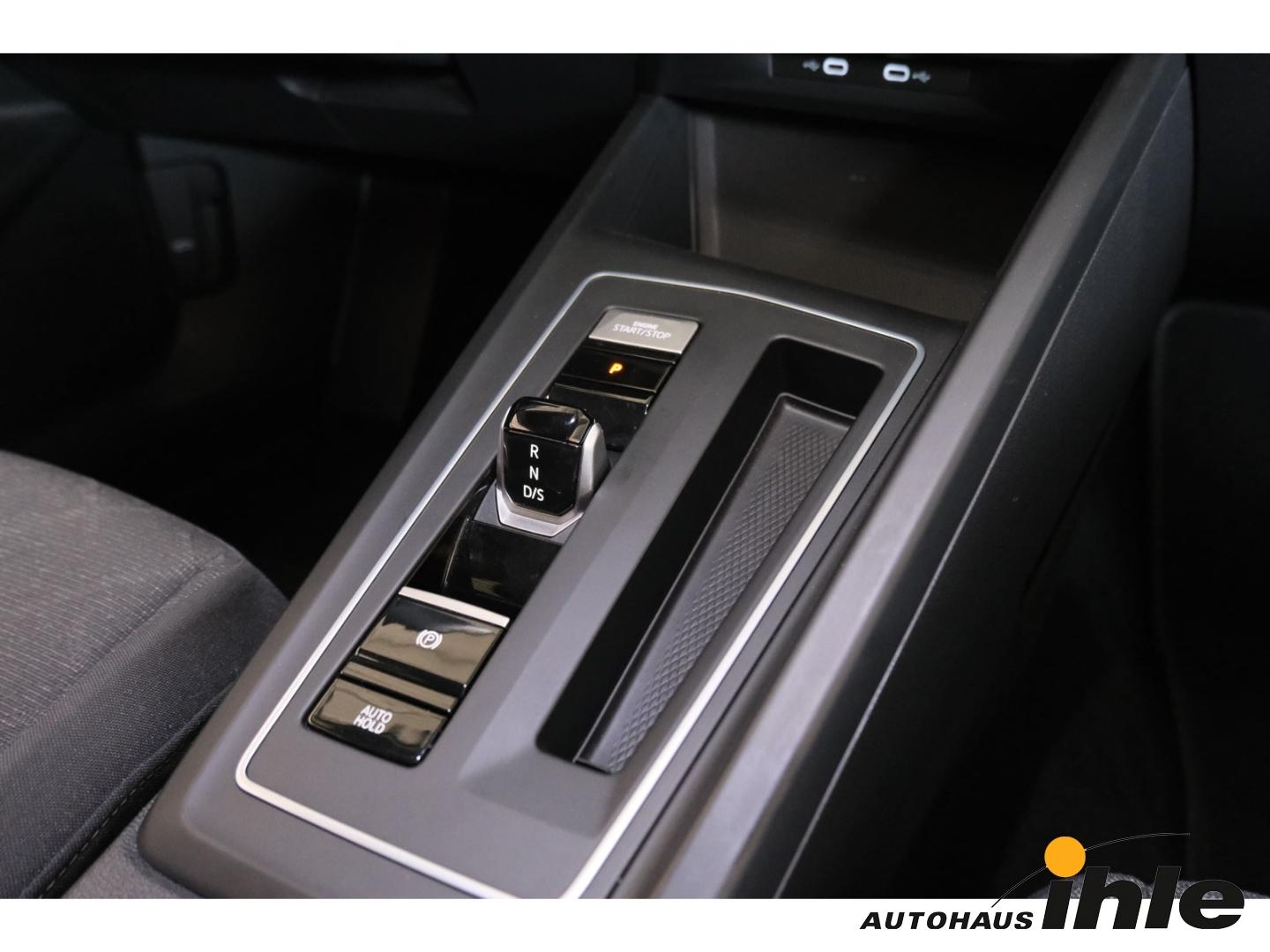 Volkswagen Golf VIII 1,5 eTSI DSG IQ-LIGHT+NAVI+R-FAHRKAMER, миниатюра 17