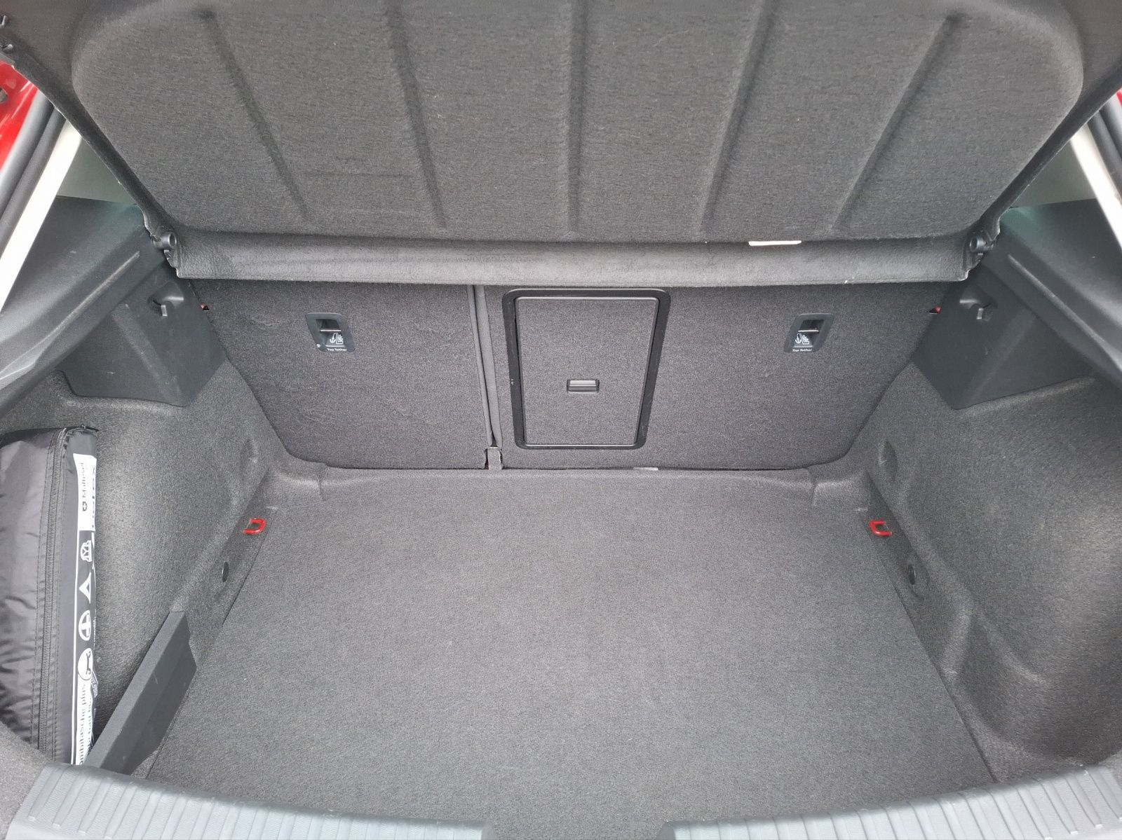 Fahrzeugabbildung SEAT Leon TSI FR LED Navi AID Beats ACC RFK SH 18"