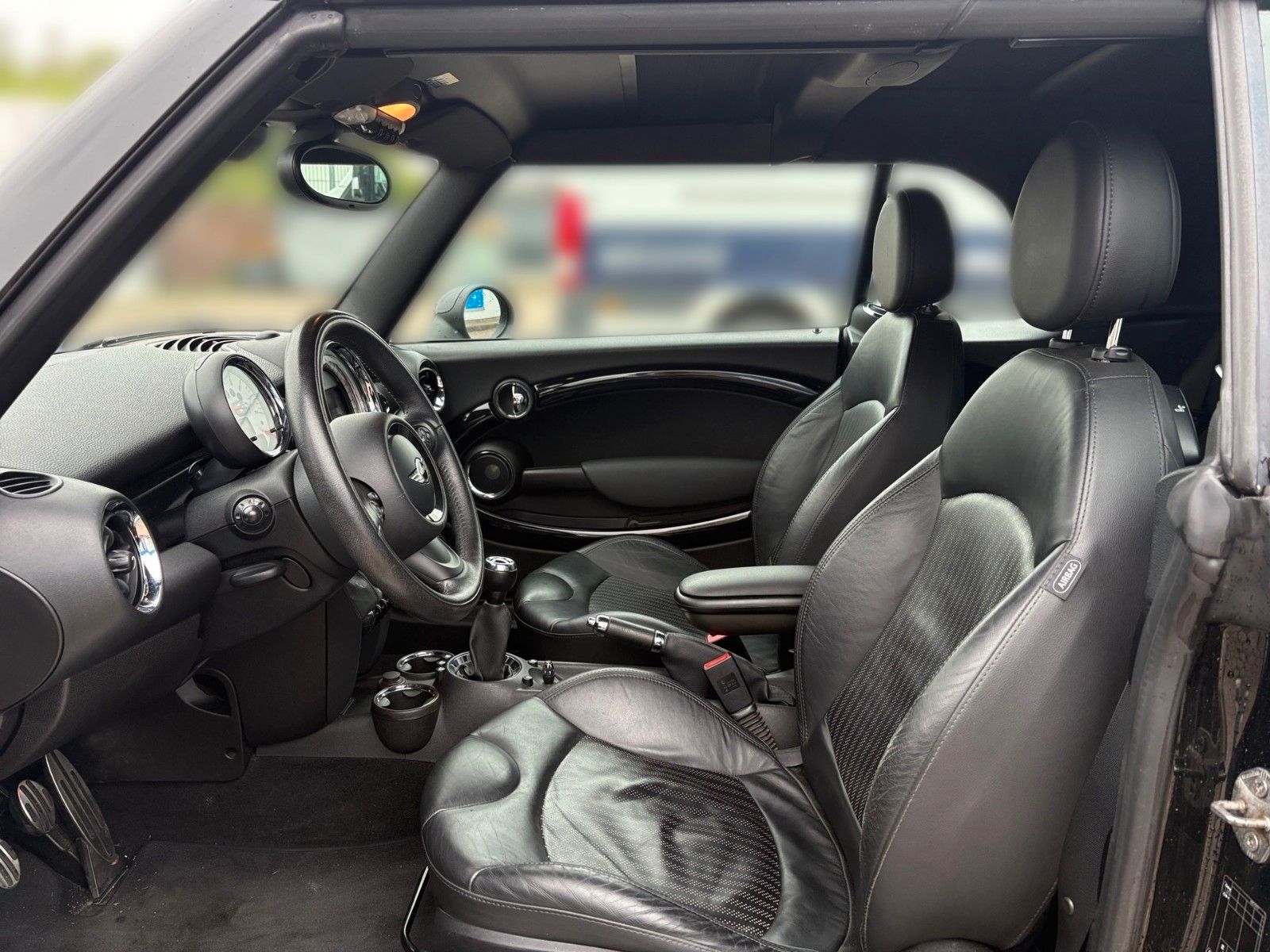 Fahrzeugabbildung MINI COOPER S Cabrio