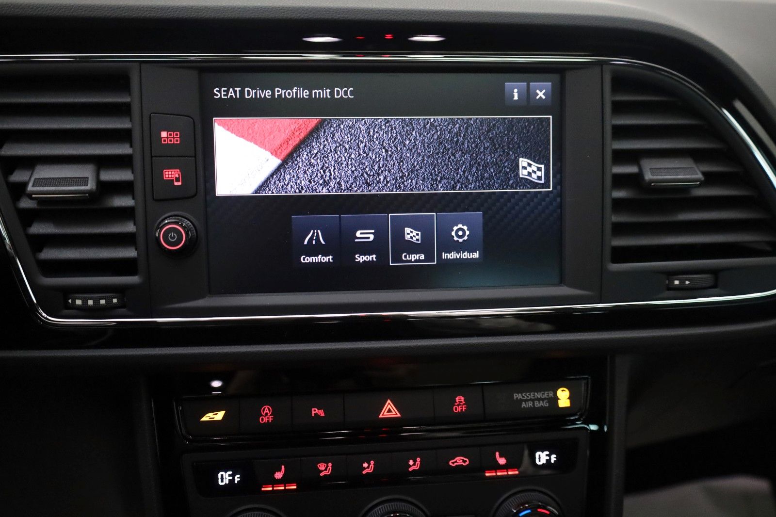 Fahrzeugabbildung SEAT Leon ST Cupra 300 4Dr.,T.Leder,Navi,Kamera,Panor