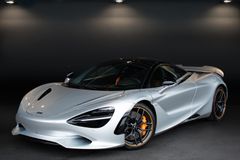 MCLAREN 750S - B&W Lift Elite Paint Carbon Interior 360°