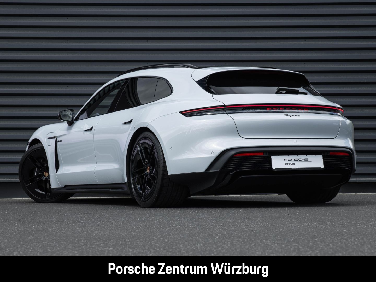 Porsche Taycan Sport Turismo Black Edition InnoDrive LED imagem 3