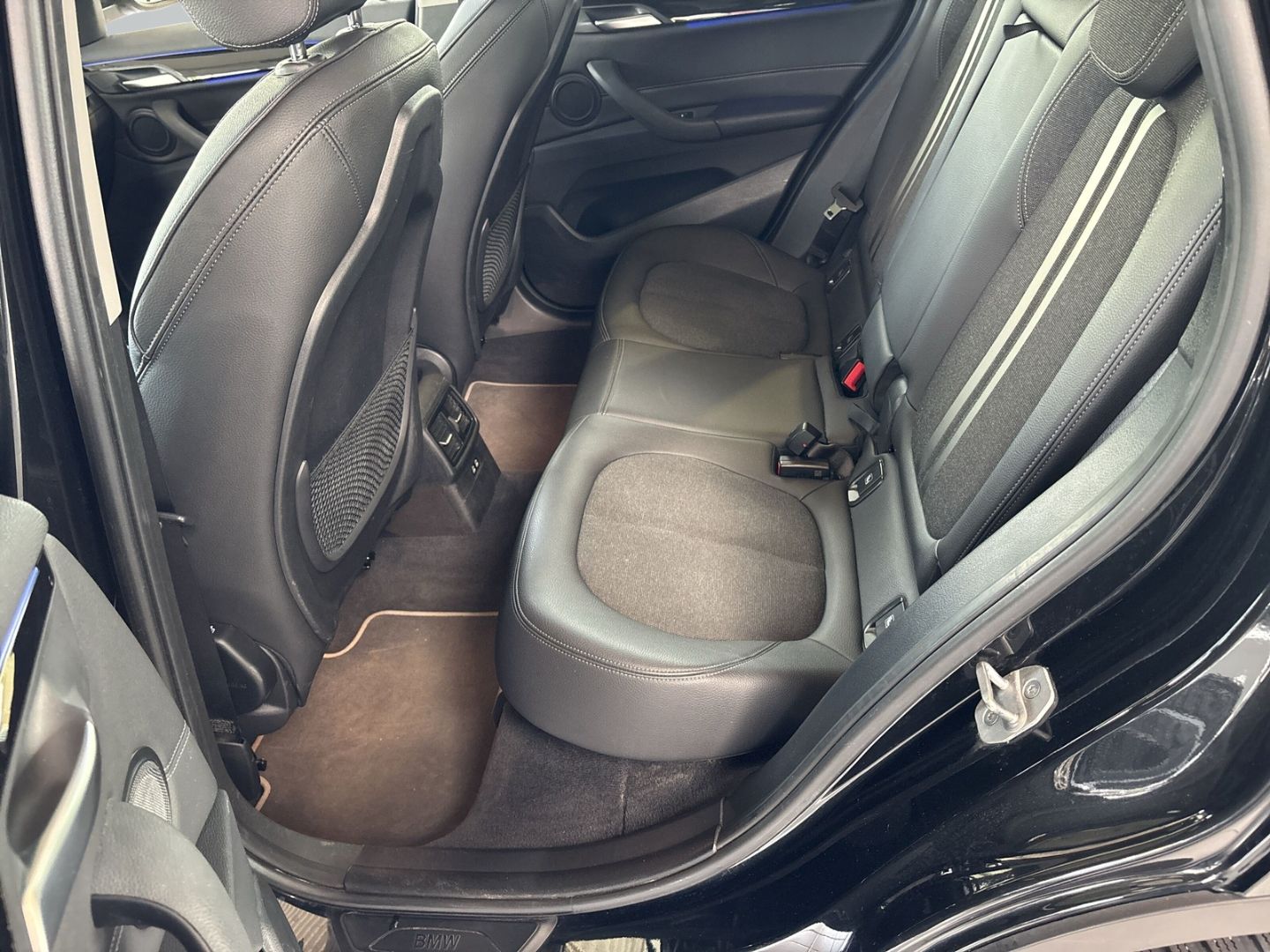 BMW X1 sDrive 18d SportLine+Panodach+LED+HIFI+DAB+ foto 12