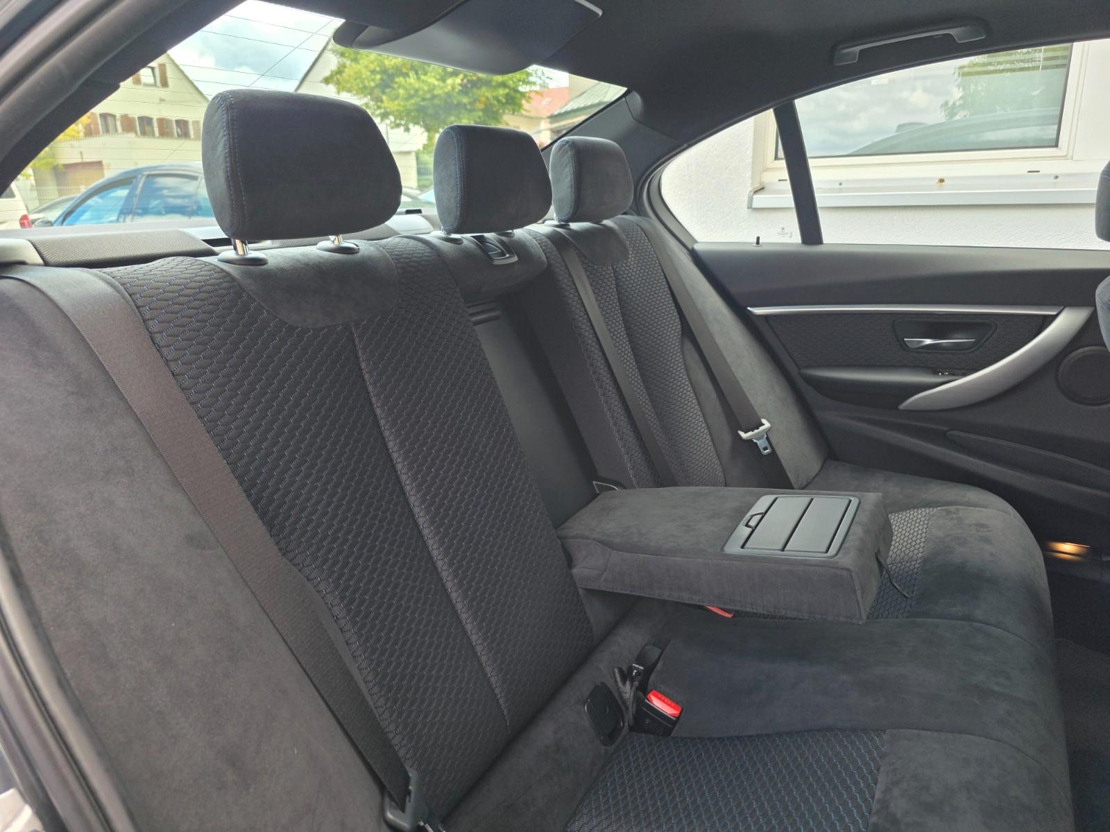 BMW 320 i M Sport*1.Hand*Scheckheft gepflegt*Ambient