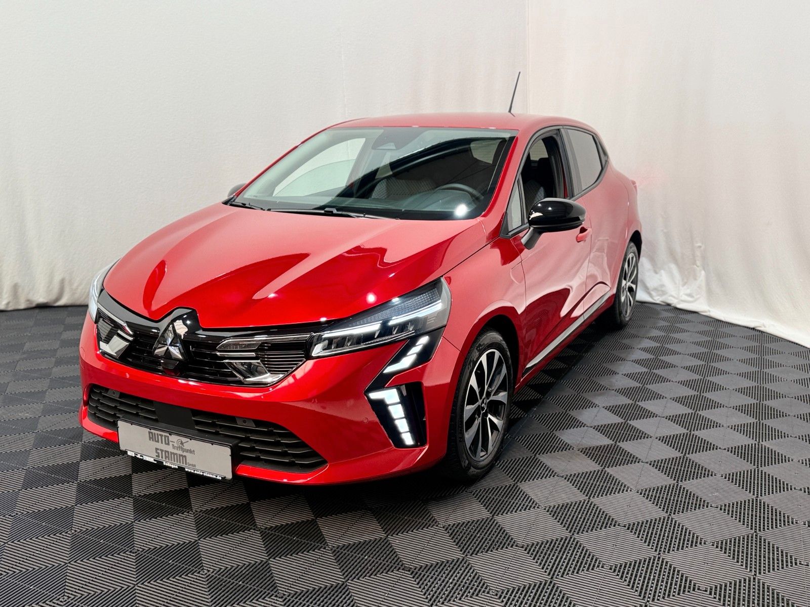 Fahrzeugabbildung Mitsubishi Colt 1.0 Plus / LED / RFK / Apple Carplay