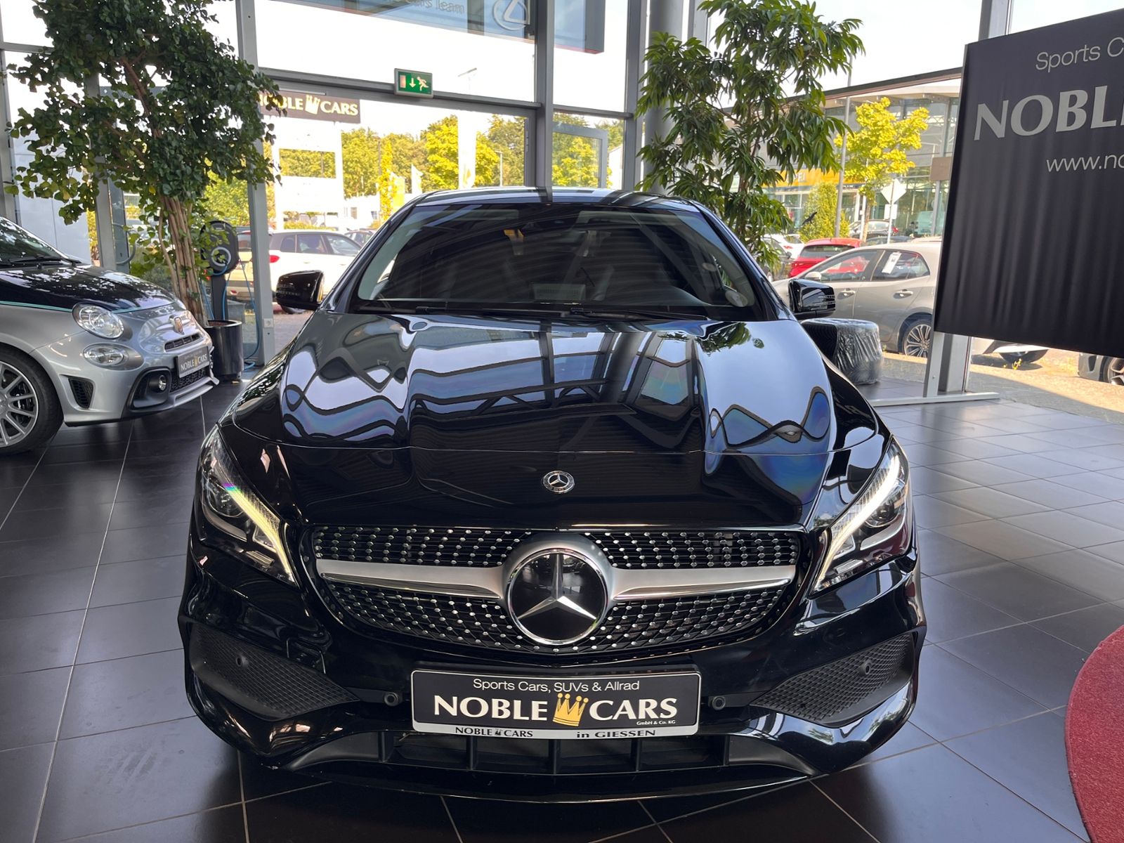 Fahrzeugabbildung Mercedes-Benz CLA 250 Shooting Brake AMG Line ACC LED