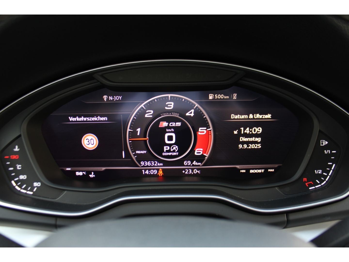 AUDI SQ5 3.0TDI quattro Matrix Pano B&O StHzg 8fach A - Image 17