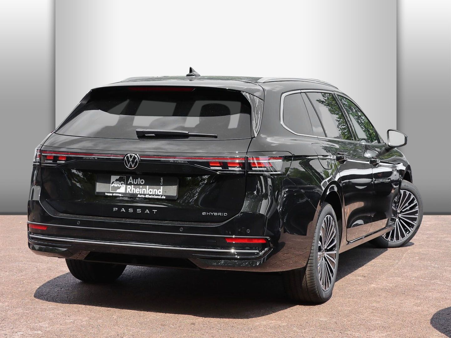 Volkswagen Passat Elegance 1.5 eHybrid OPF DSG AHK PANO MAT foto 2