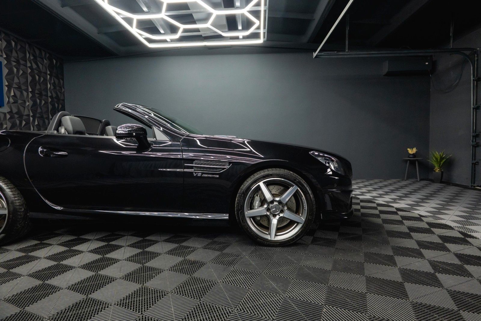 Fahrzeugabbildung Mercedes-Benz SLK 55 V8 AMG Roadster Carbon | Service NEU