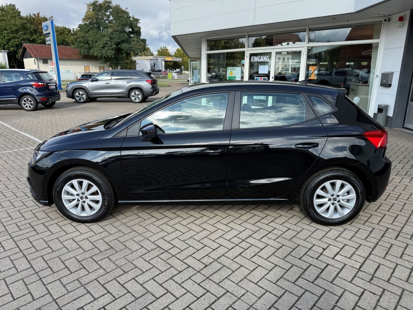 Fahrzeugabbildung SEAT Ibiza Style DigiCockpit LED CarPlay Klima Front