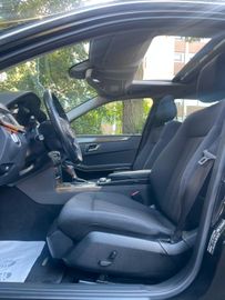 Mercedes E 200 - 11