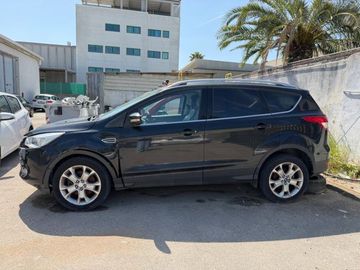 Ford Kuga - 1