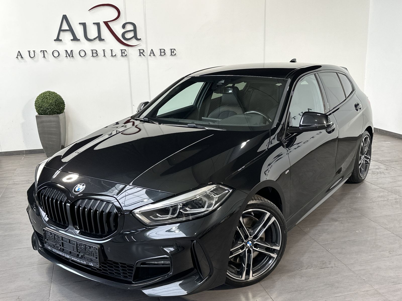 Fahrzeugabbildung BMW 120d xDrive M-Sport NAV+LED+KAMERA+19ZO+HIFI+1HD