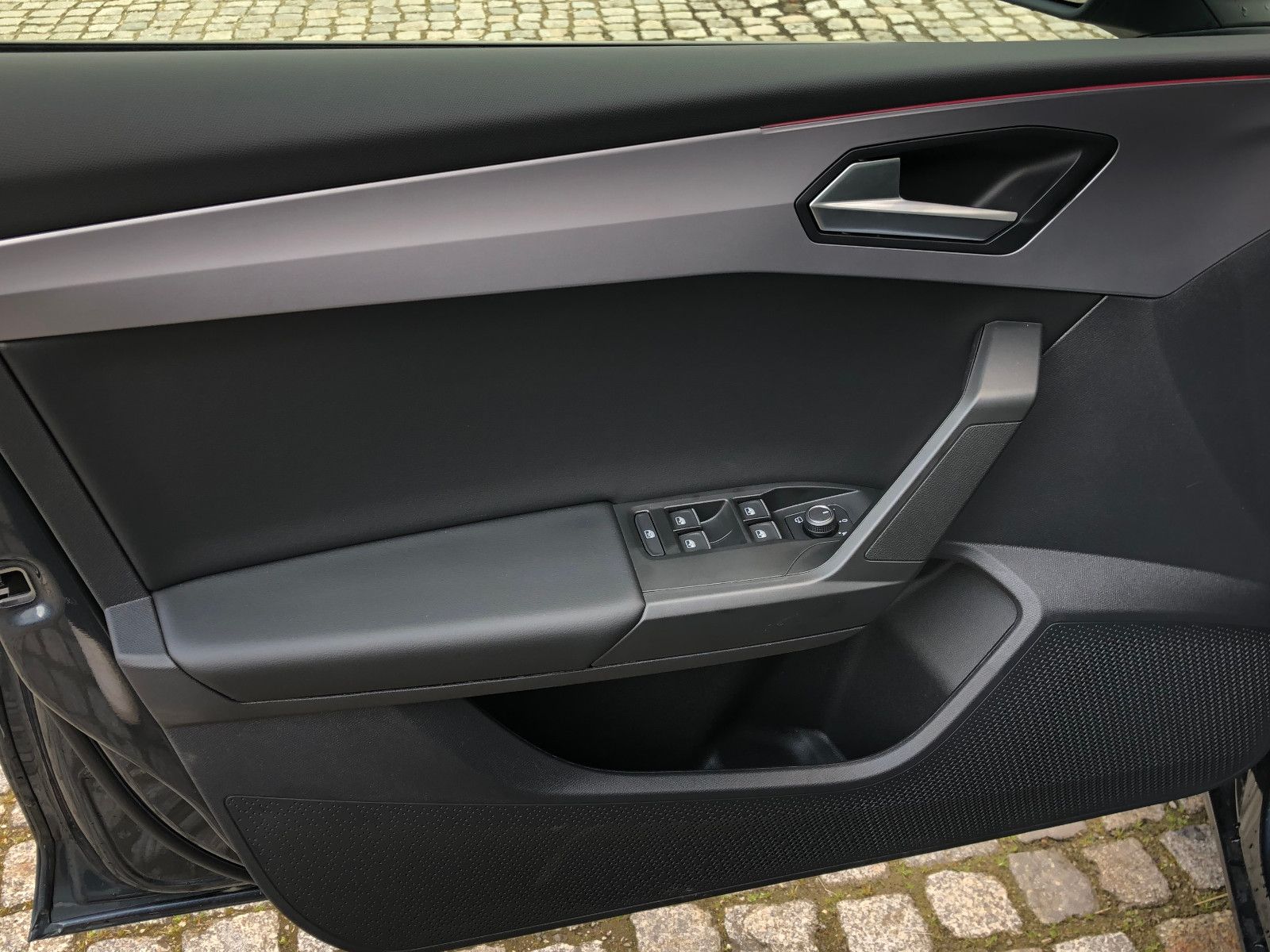 Fahrzeugabbildung SEAT Leon Sportstourer 1,5 TSI FR *LED*Navi*Sitzhz.