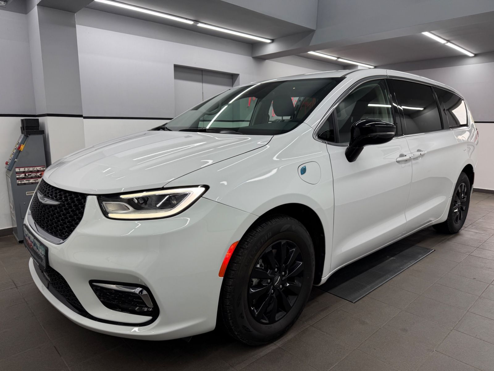 Chrysler Pacifica 3.6 V6 Hybrid Select