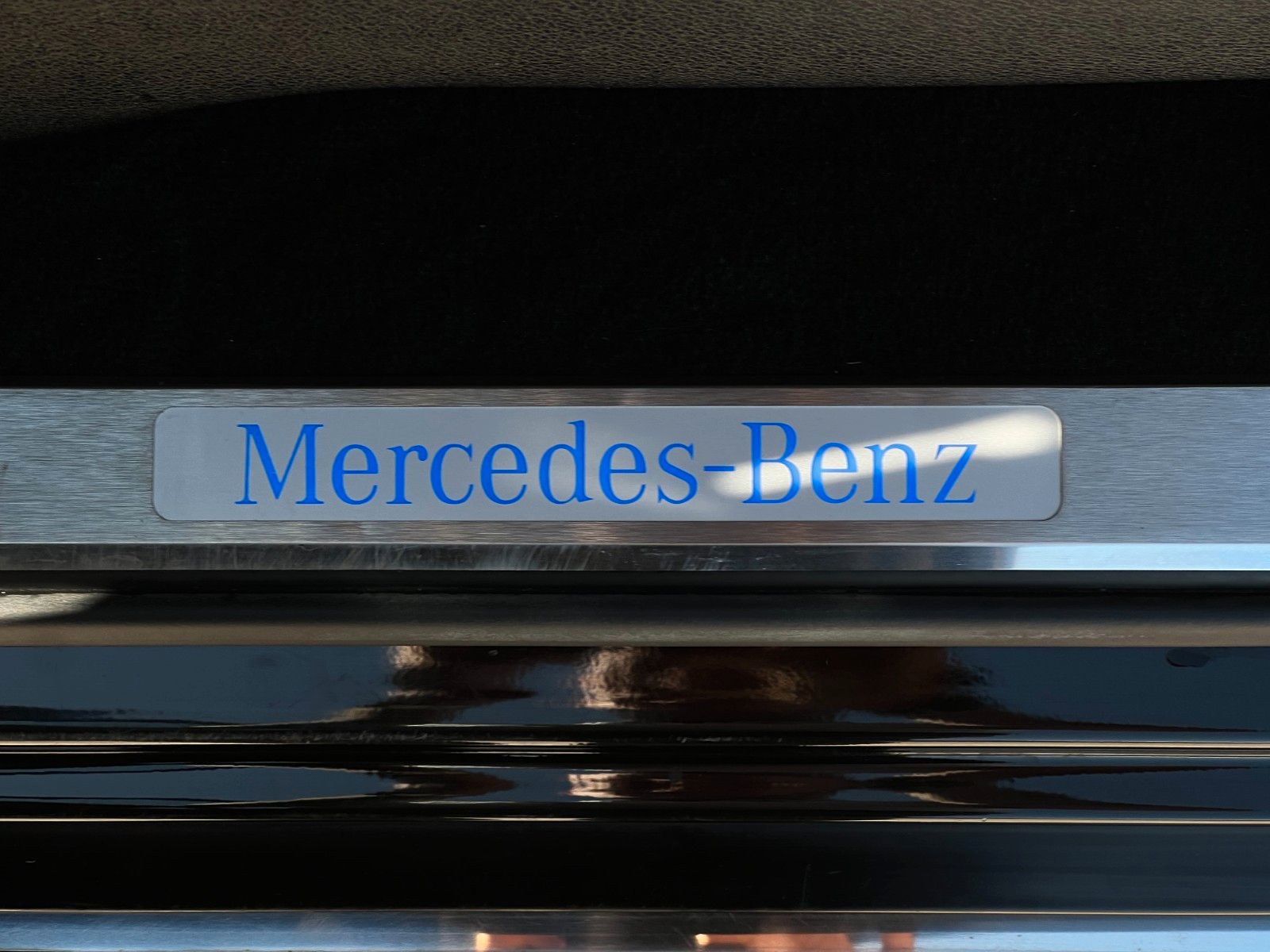 Fahrzeugabbildung Mercedes-Benz G500 V8 7G Designo AMG SHD Distr Memory LG7 StHz