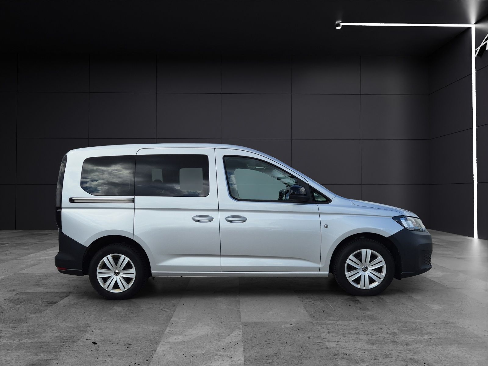 Fahrzeugabbildung Volkswagen Caddy Kombi TDI Standhzg Navi ACC PDC SHZ