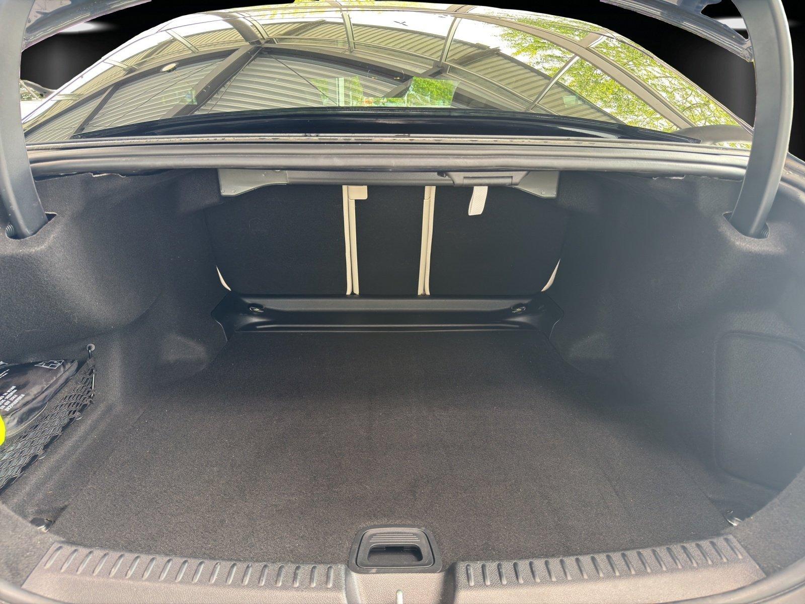 Mercedes-Benz E 200 d AMG Pano AHK Memory DISTR 360°