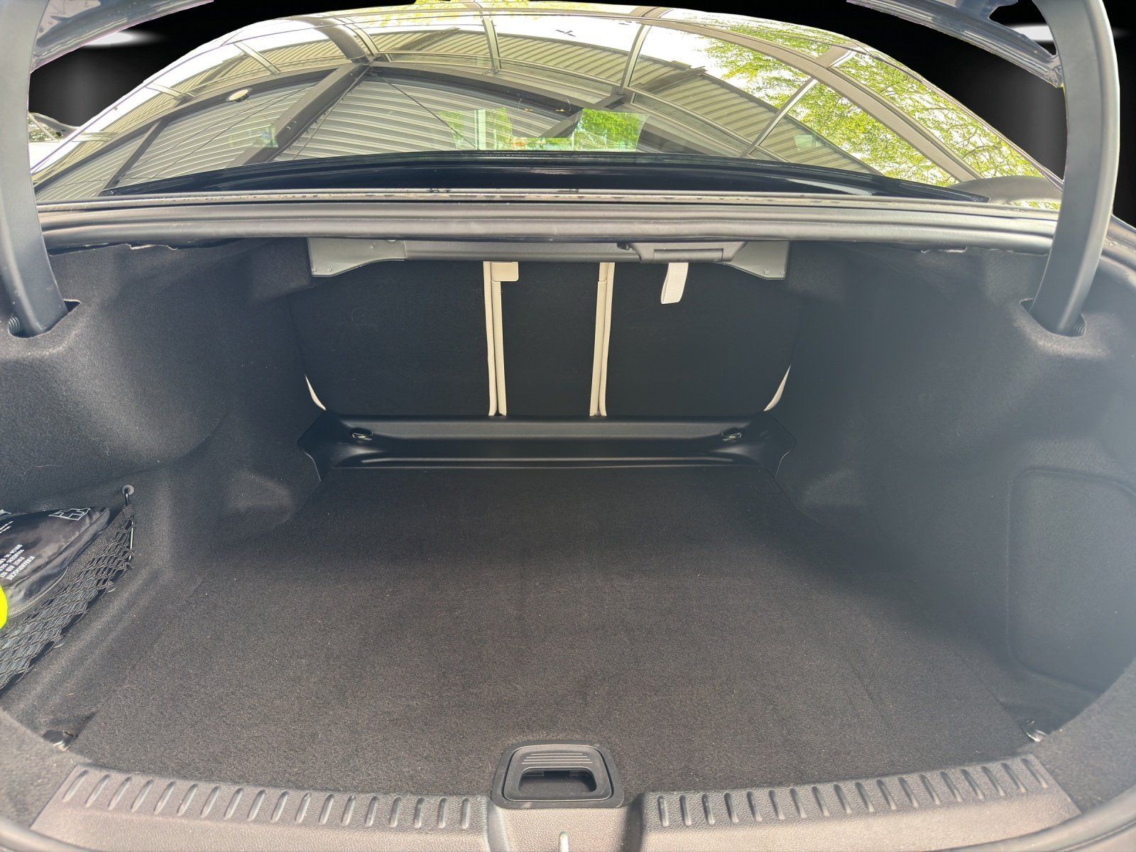 Fahrzeugabbildung Mercedes-Benz E 200 d AMG Pano AHK Memory DISTR 360°