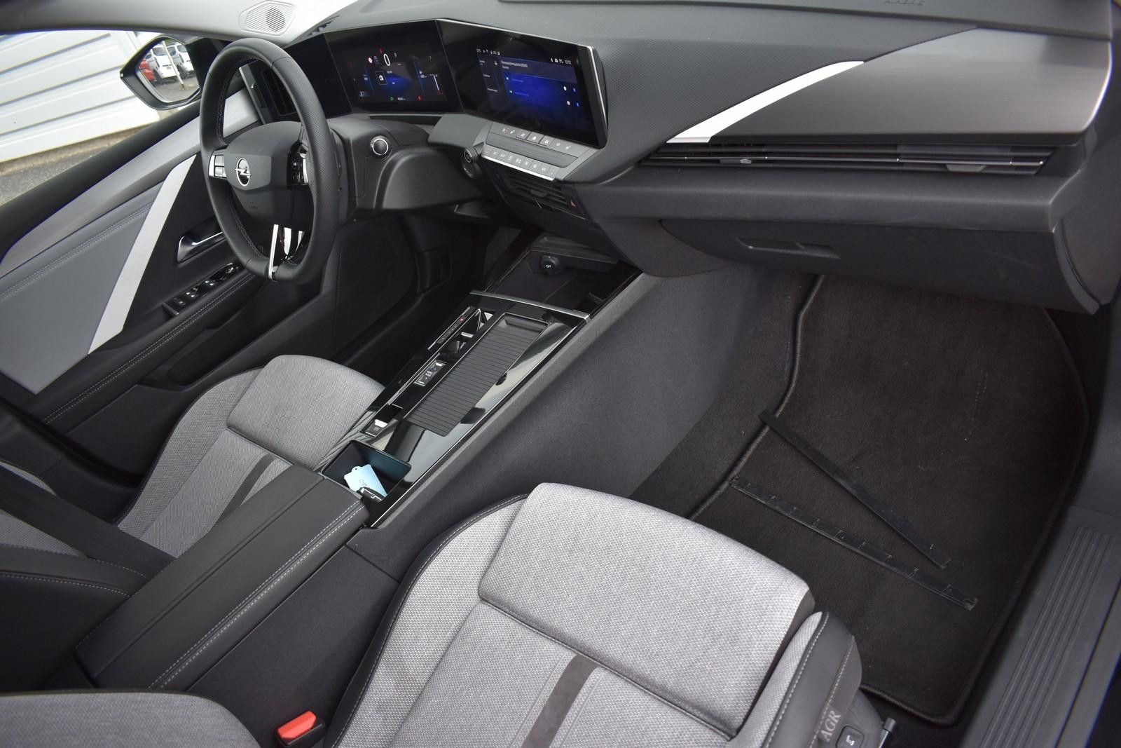 Fahrzeugabbildung Opel Astra L 1.5 Sports Tourer Elegance