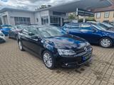 Volkswagen Jetta VI Highline Schiebedach Klima Navi PDC - gebrauchte VW Jetta aus dem Jahr 2011