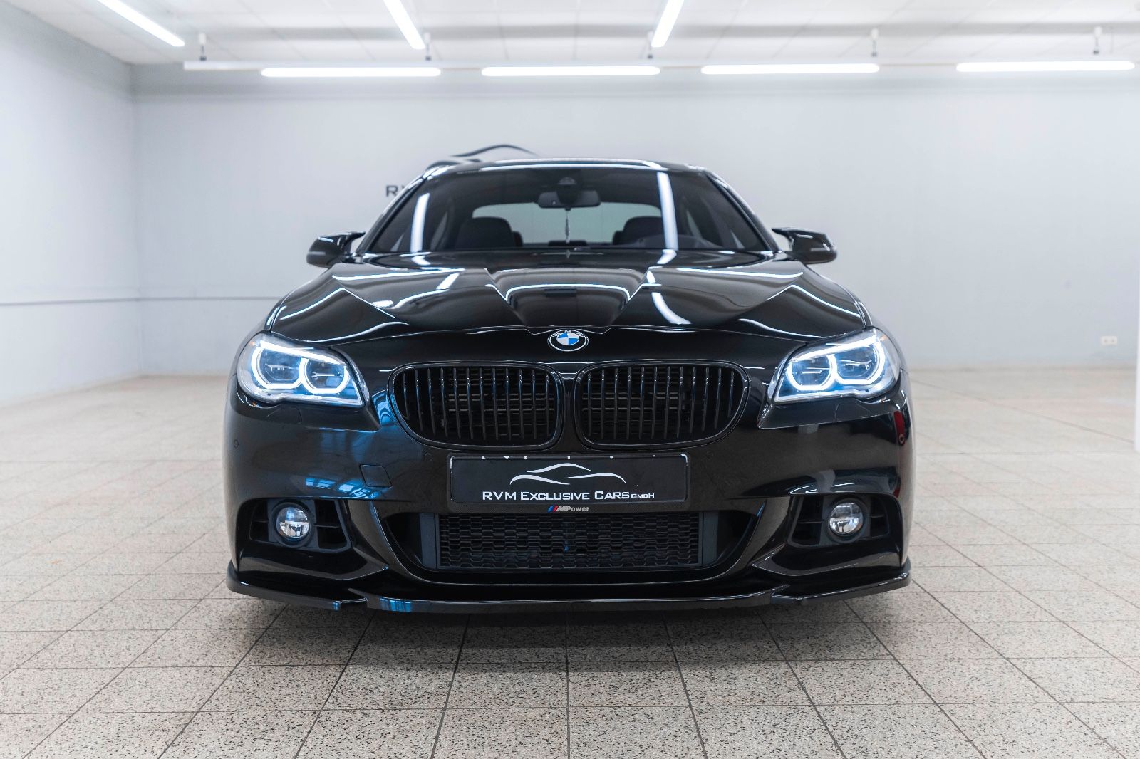 Fahrzeugabbildung BMW 550I Xdrive M-Performance HUD LED KAM NAV H&K