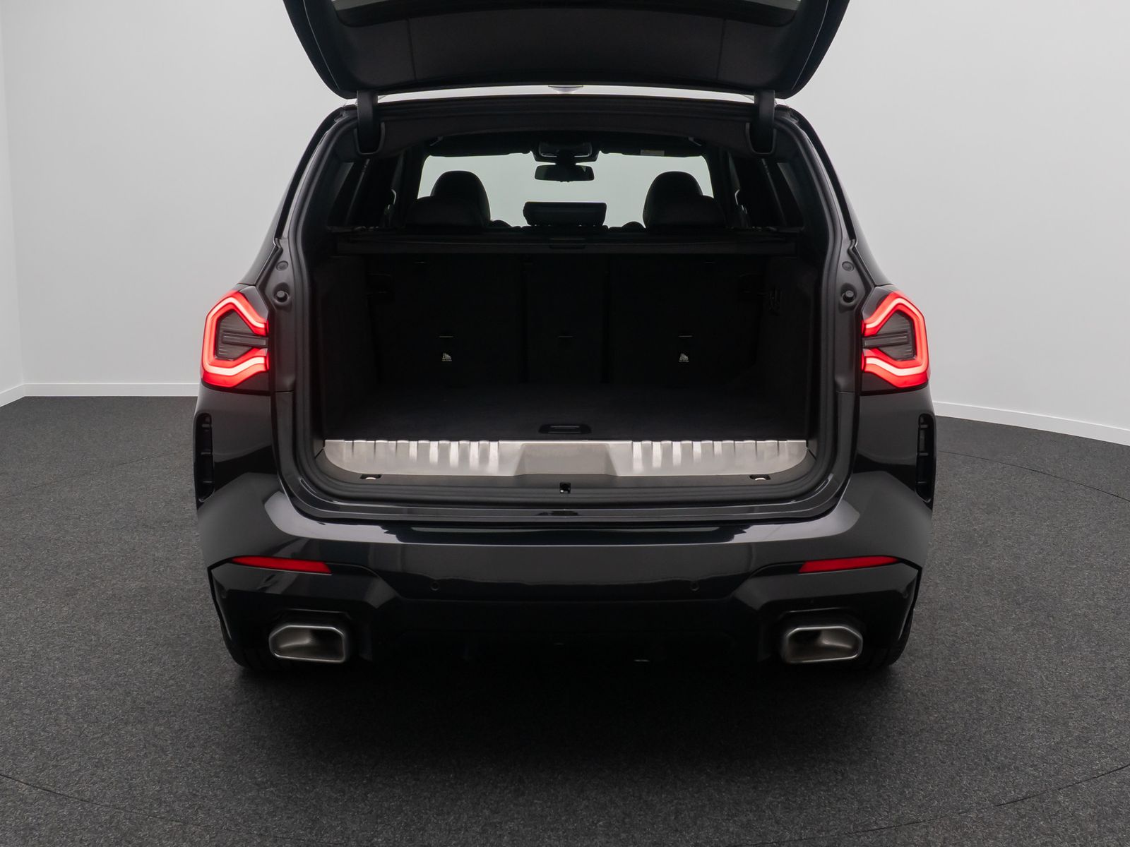 Fahrzeugabbildung BMW X3 xD30e M Sport Komfort AHK HUD DAB 360°HiFi