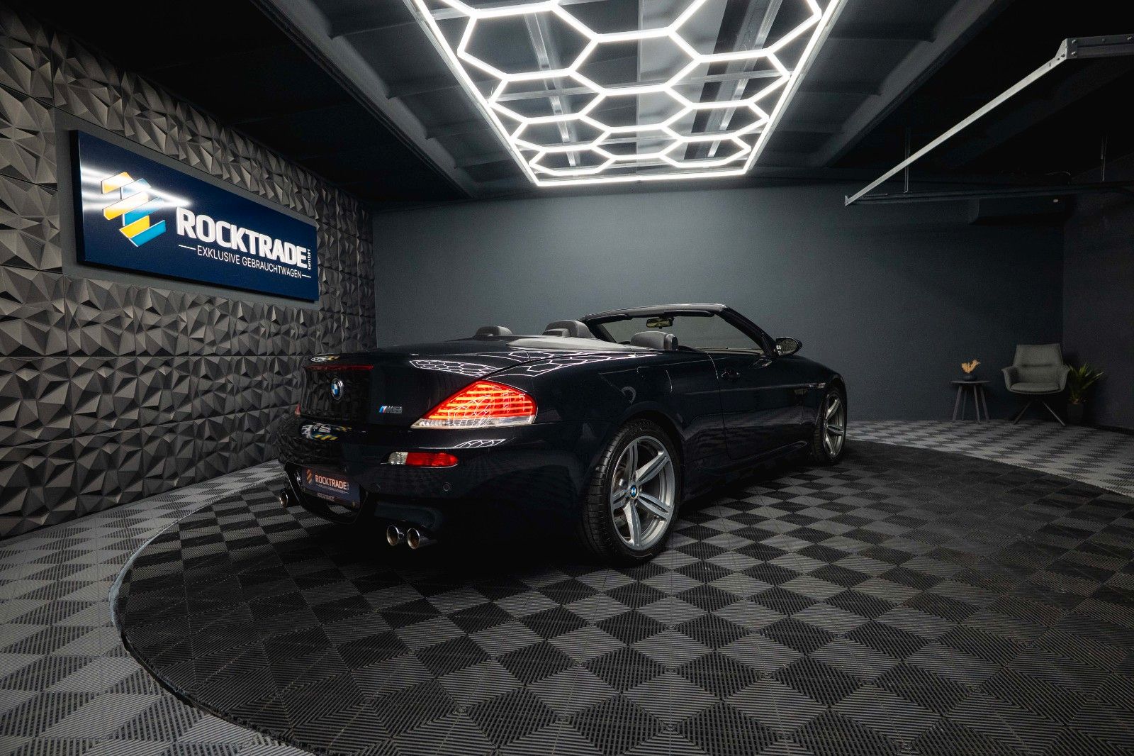 Fahrzeugabbildung BMW M6 Cabrio 5.0 V10 SMG Carbon *Head Up*Bi-Xenon*