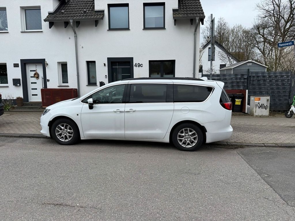 Image of Chrysler Pacifica