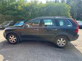 Volvo XC90 2.5T Aut. Benzin - Volvo XC90 mit Benzin-Antrieb: Geländewagen, 2.5