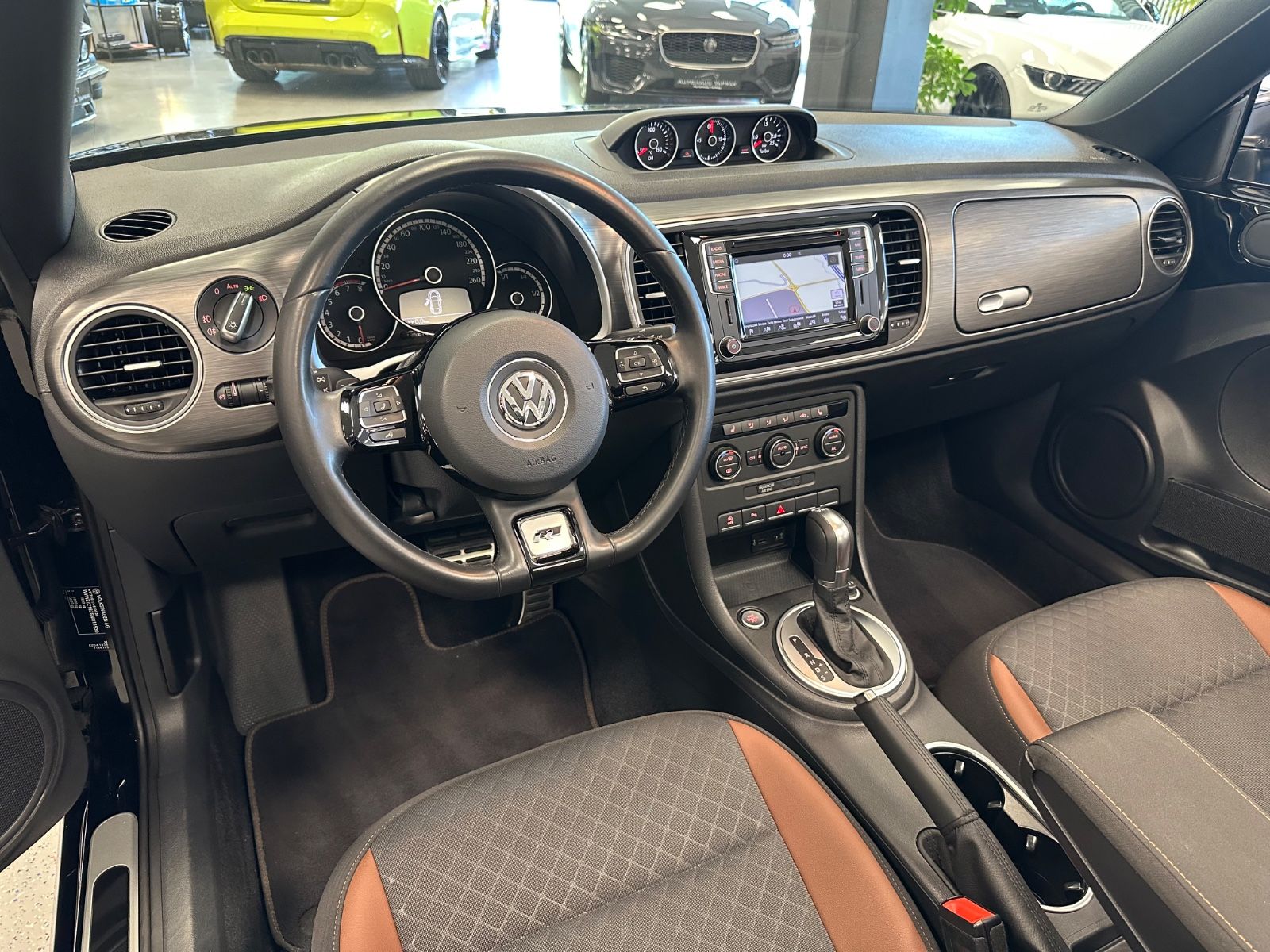Volkswagen Beetle Cabriolet Allstar|DSG|R-Line|Kamera|Xenon foto 17