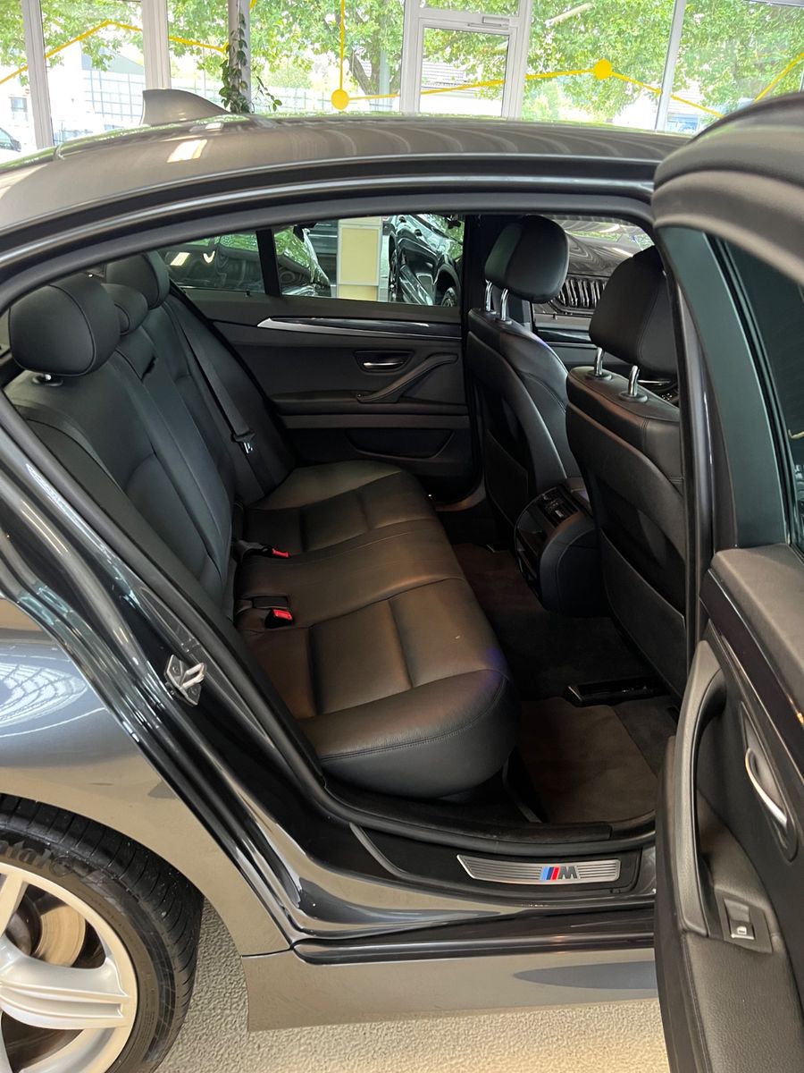 Fahrzeugabbildung BMW 530 5 Lim. M SPORT PAKET * LCI * HEAD-UP*