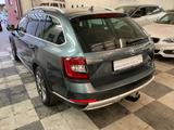 Skoda Octavia Combi 2,0 TDI DSG,Scout,4x4/Kamera/SH - Skoda Octavia Gebrauchtwagen in Hamburg