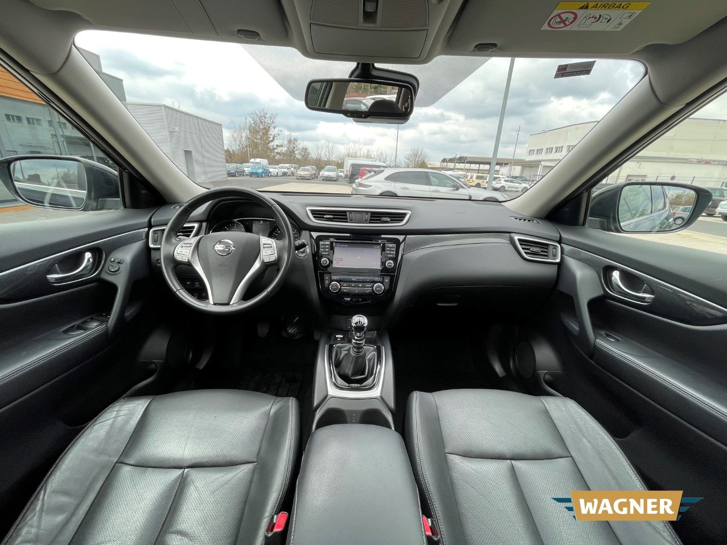 Fahrzeugabbildung Nissan X-Trail Tekna 4x4 1.6 dCi Panoramadach