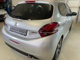 Peugeot 208 Allure - silberne Peugeot 208