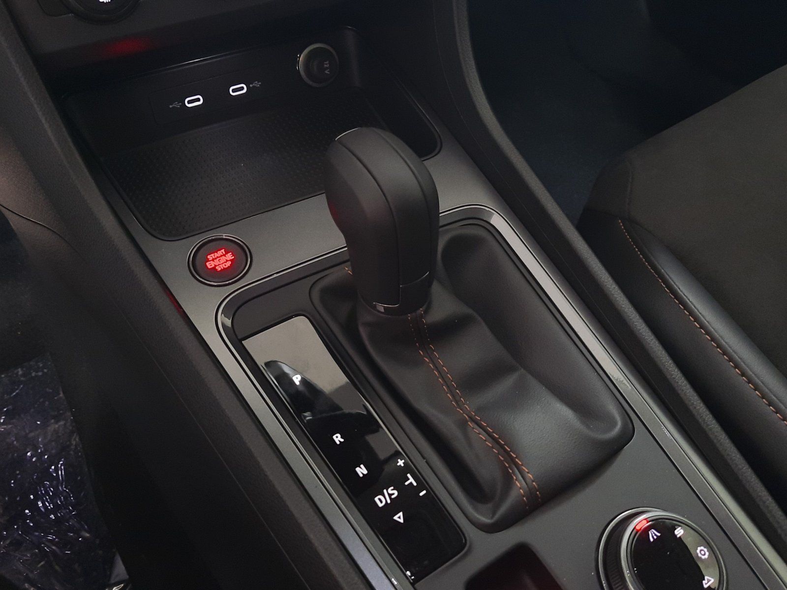 Fahrzeugabbildung CUPRA Ateca TSI 4x4 DSG *AHK*Cam*LED*Navi*PDC*Sitzhzg*